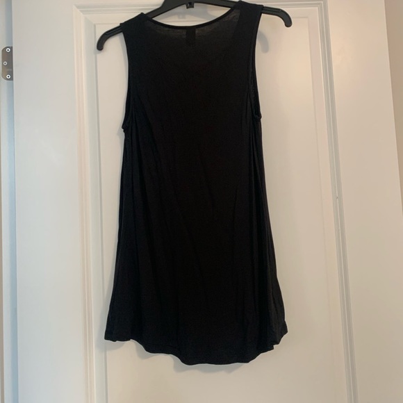 Black tank top with cross front detail - Picture 5 of 5